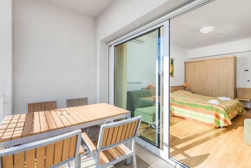 Apartments Rona Erea Icici