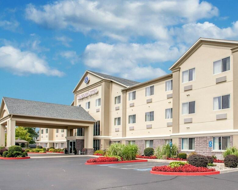 Hotel Comfort Suites North