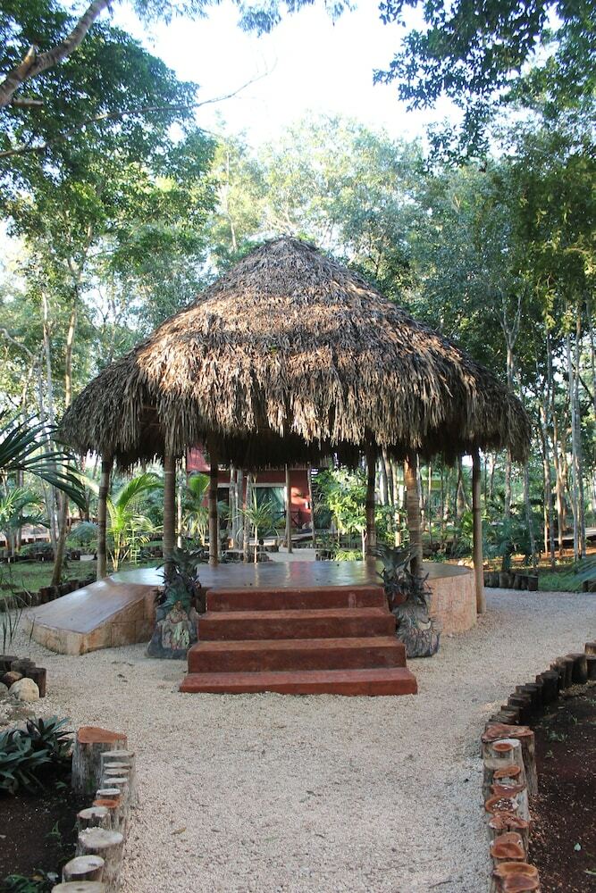 Real Mayab Hotel & Bungalows