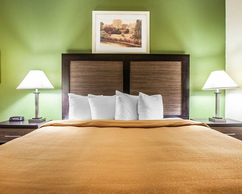 Hotel Quality Inn & Suites