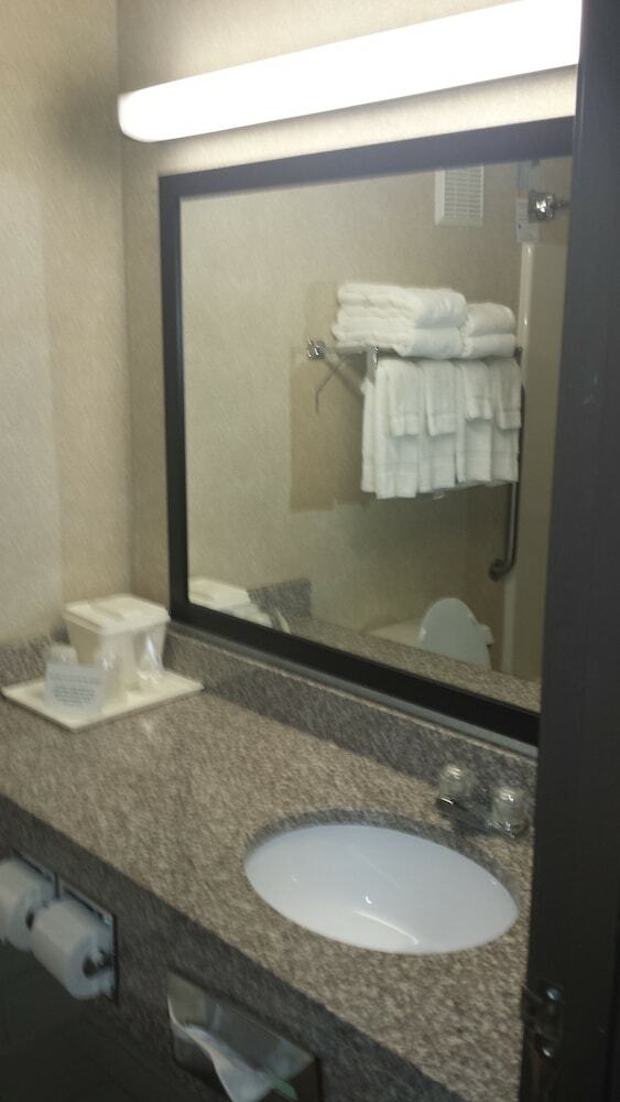 Hotel Quality Inn & Suites
