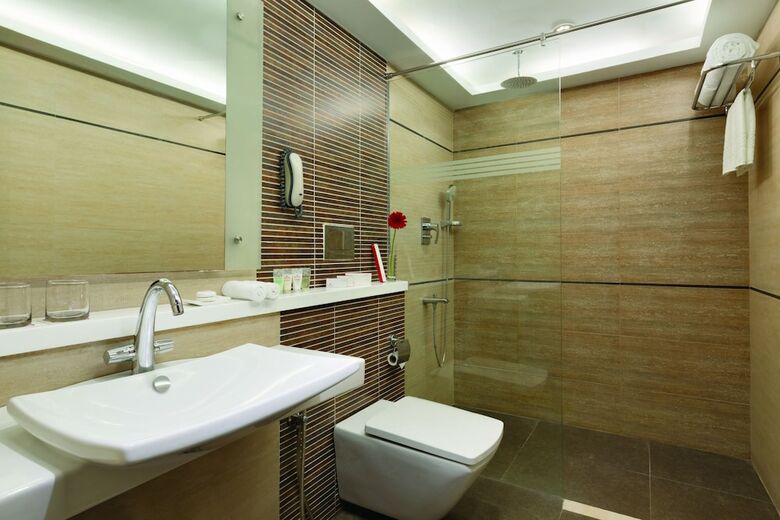 Hotel Ramada By Wyndham Chennai Egmore