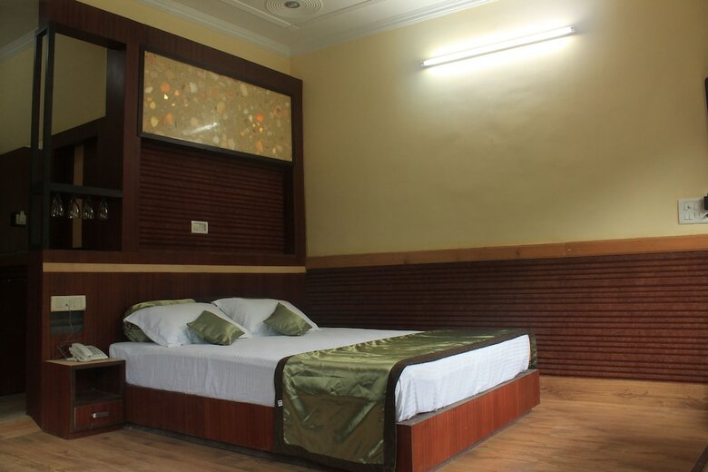 Hotel Gandhi's Paradise