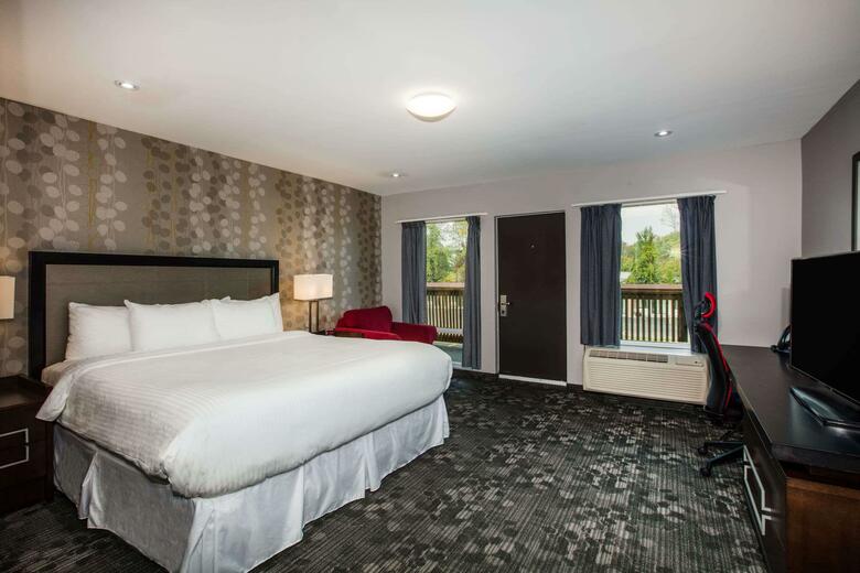 Hotel Ramada By Wyndham Jacksons Point