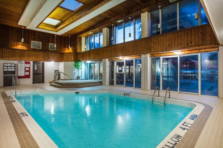 Hotel Ramada By Wyndham Jacksons Point
