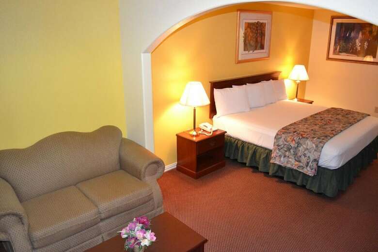 Motel Executive Inn And Suites
