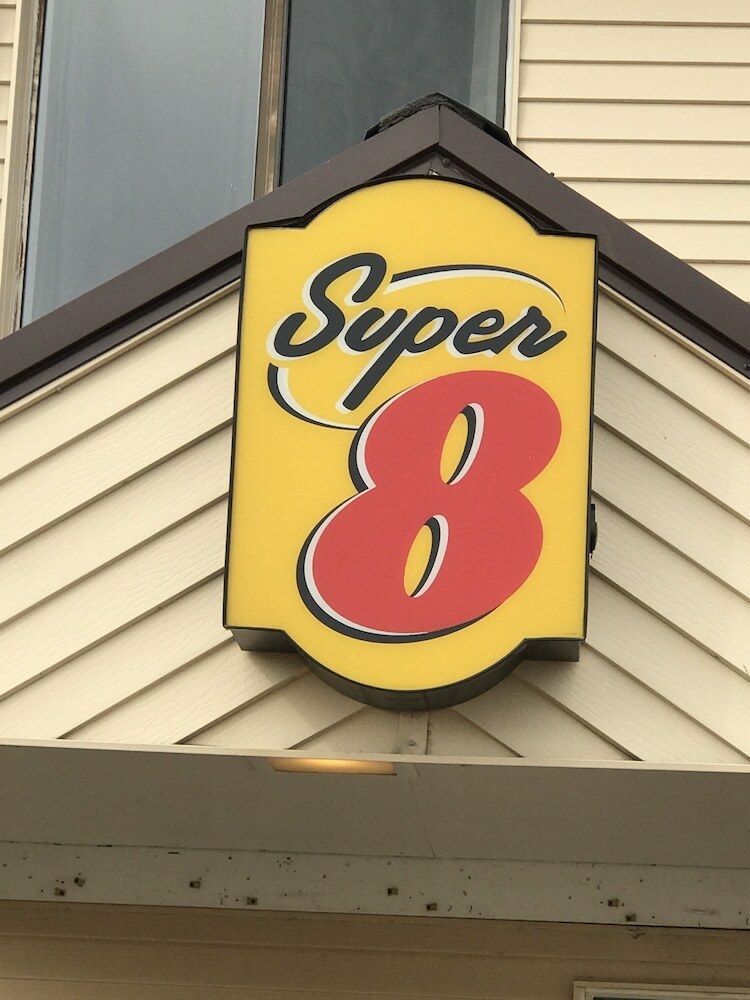 Hotel Super 8 By Wyndham Redfield