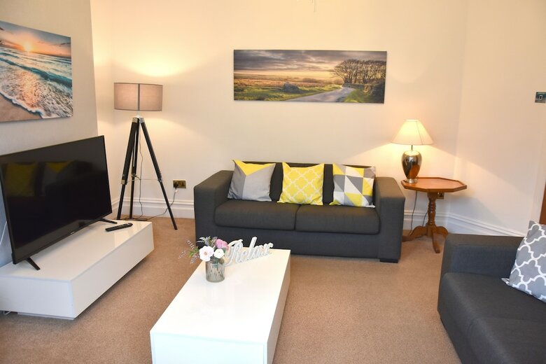 Hotel Spacious Central Cornish Townhouse