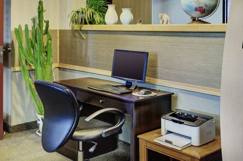 Hotel Lakeview Inns & Suites - Whitecourt