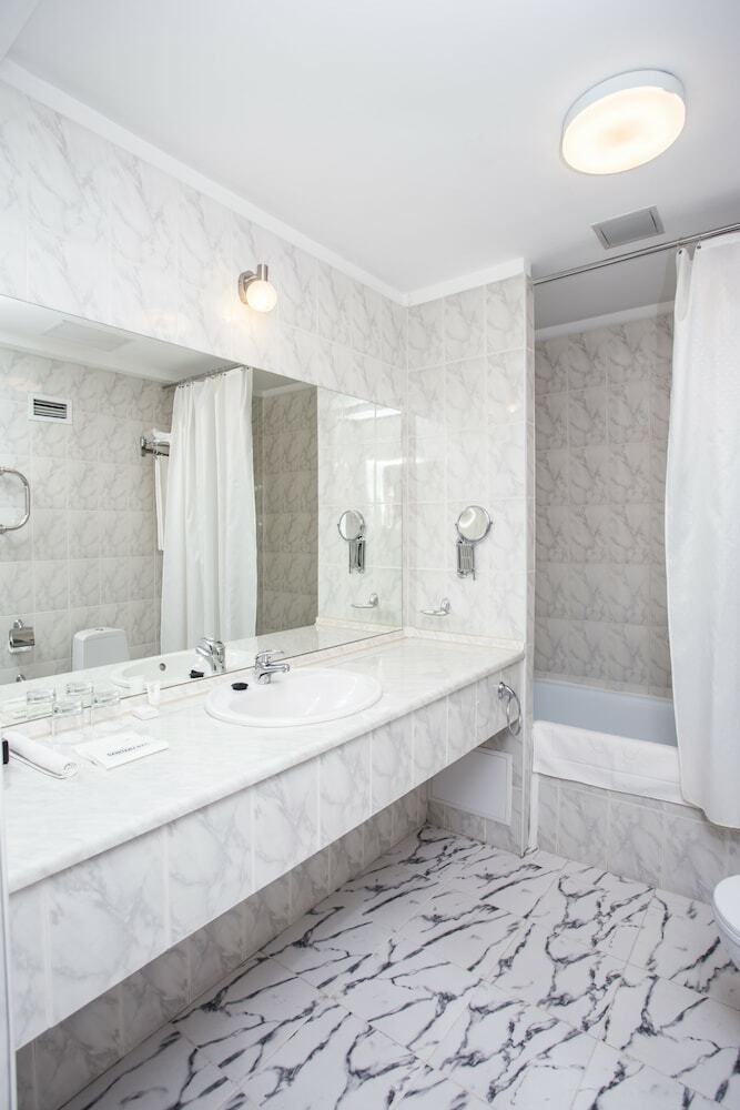 Best Western Plus Atakent Park Hotel
