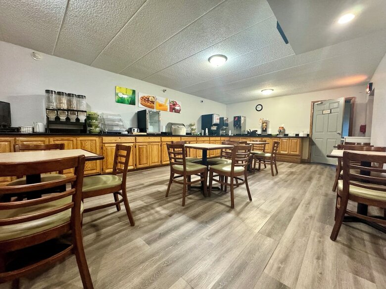 Hotel Quality Inn & Suites
