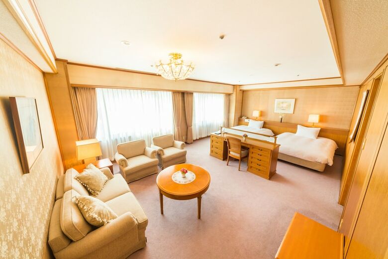 Hotel The Crown Palais New Hankyu Kochi