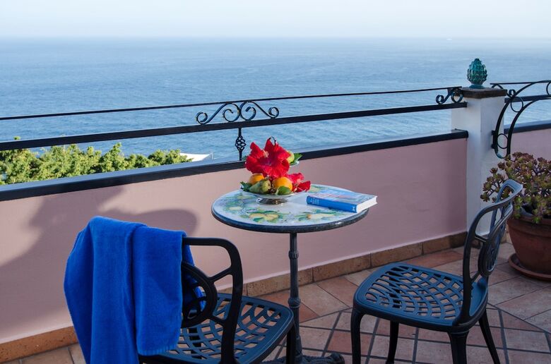 Baia Taormina Hotel