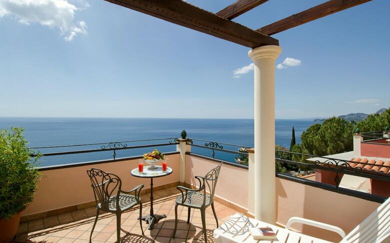 Baia Taormina Hotel