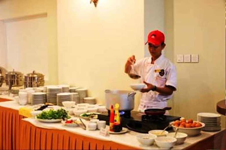 Seventeen Saloon Hotel