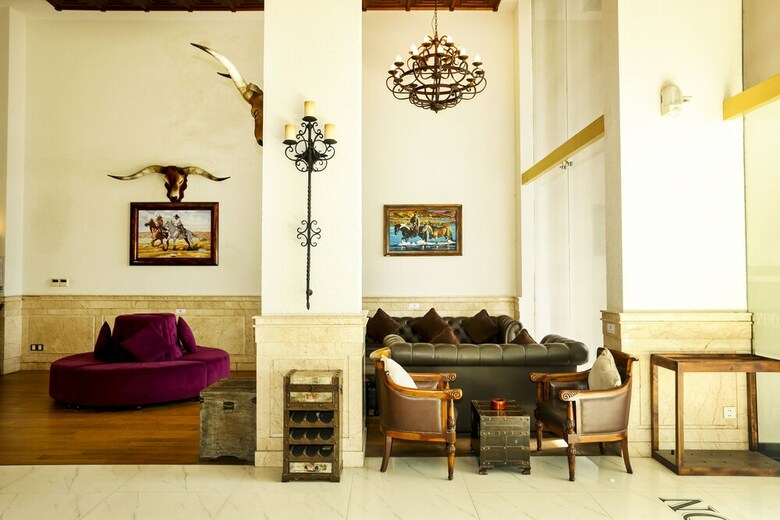 Seventeen Saloon Hotel