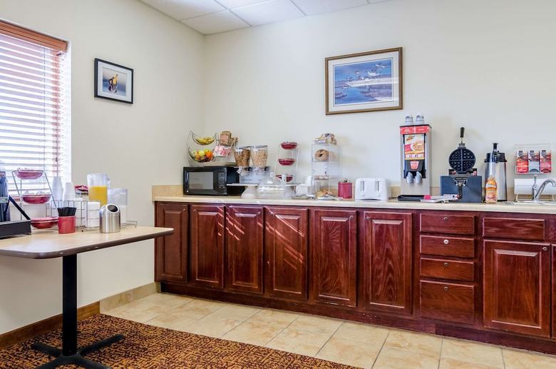 Hotel Rodeway Inn & Suites