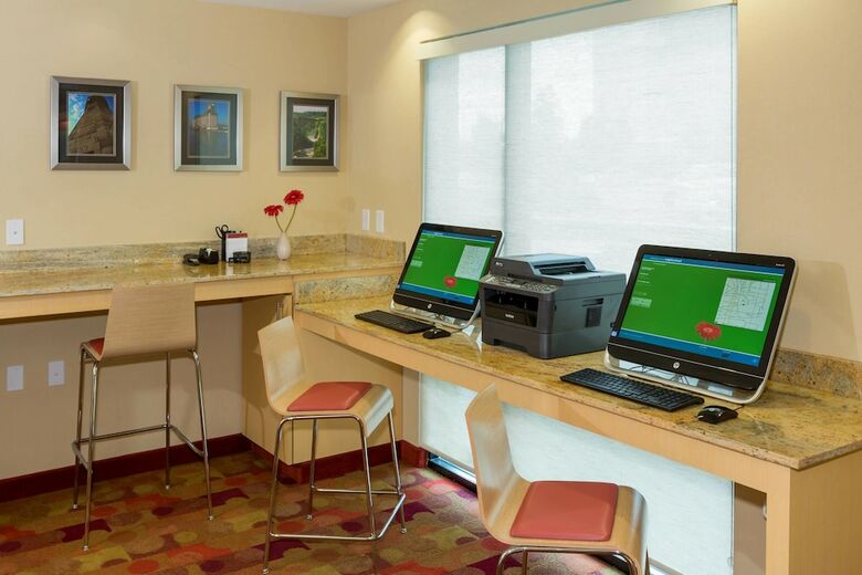 Hotel Towneplace Suites Buffalo Airport