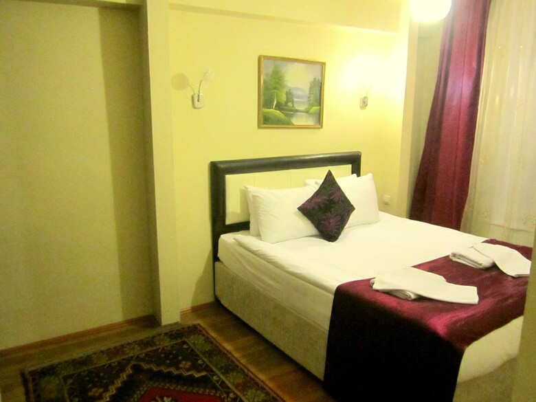 Apartamentos By Pera Suites