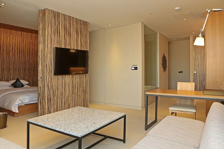 Hotel The Designers Hongdae