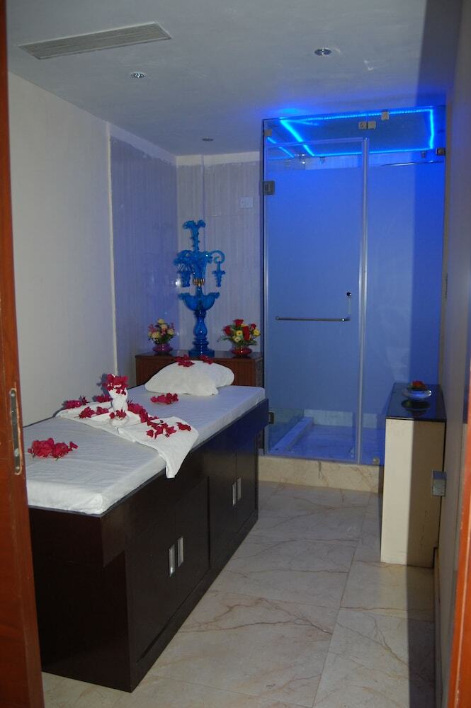 The Golden Palms Hotel And Spa
