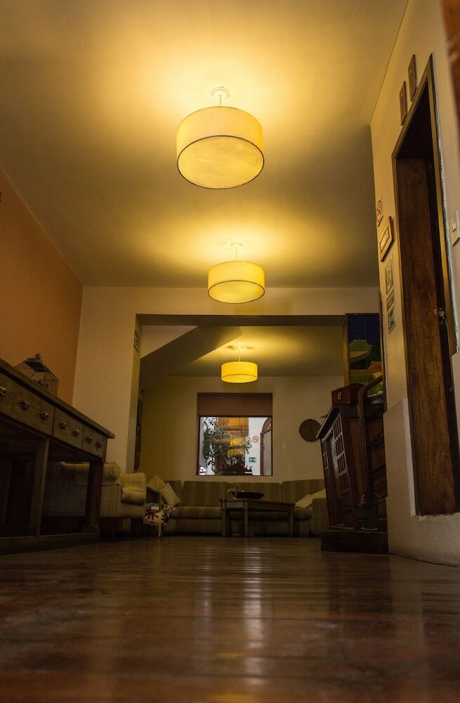 Cruz Loma Hotel.