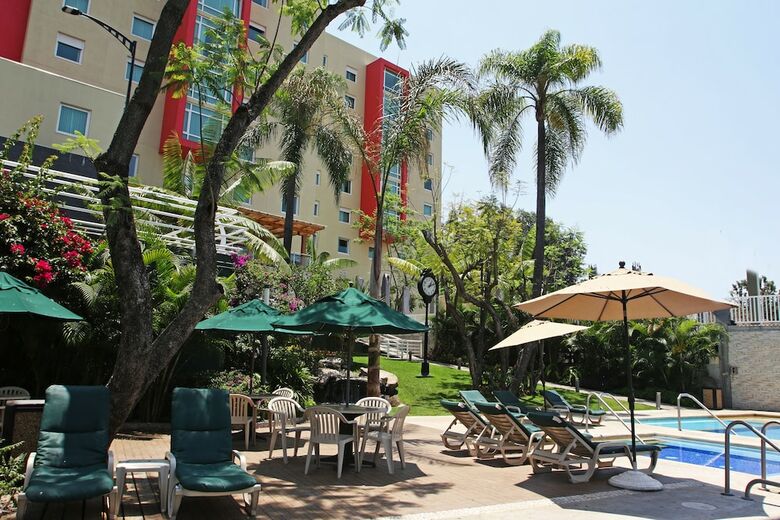Holiday Inn Express Hotel & Suites Cuernavaca