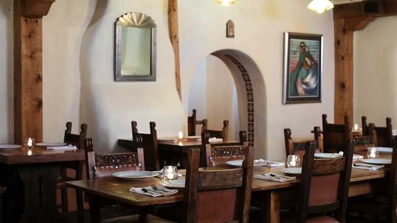 Hotel Sagebrush Inn & Suites