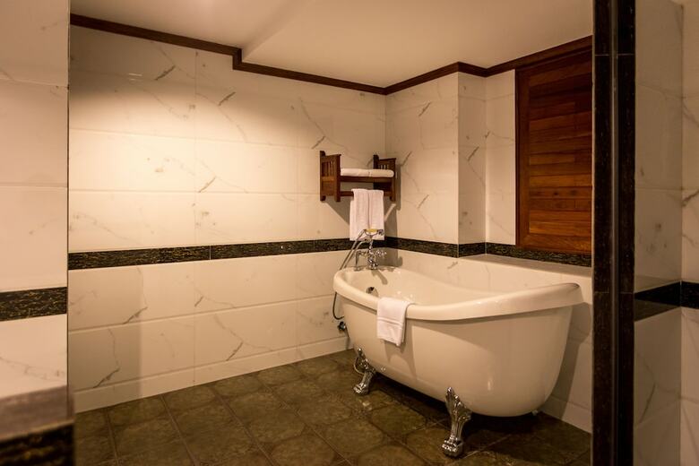 Hotel Empress Residence Resort & Spa