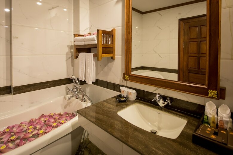 Hotel Empress Residence Resort & Spa