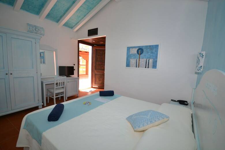 Galanias Hotel & Retreat