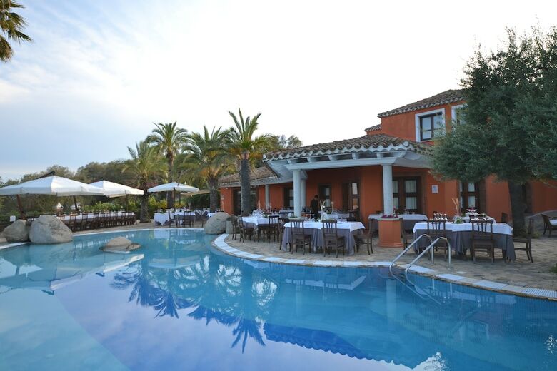Galanias Hotel & Retreat