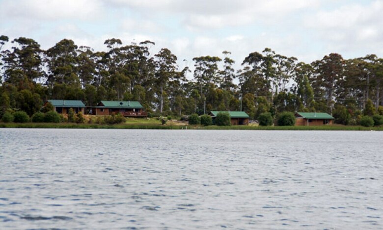 Lake Yalleena Cabins