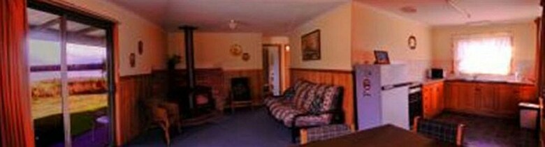 Lake Yalleena Cabins