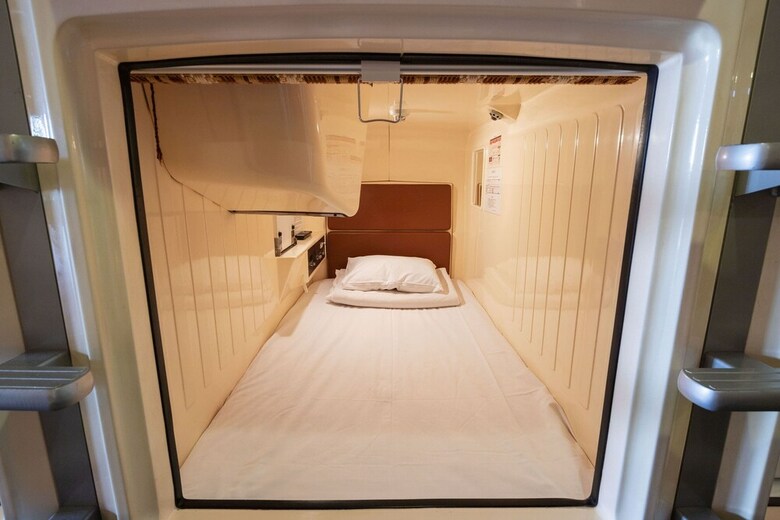 Capsule Hotel B&s Eco-cube Shinsaibashi