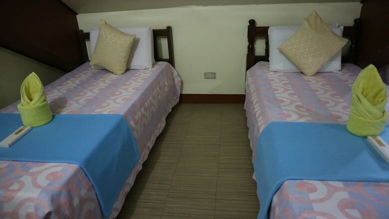 Lolo Oyong Pension House
