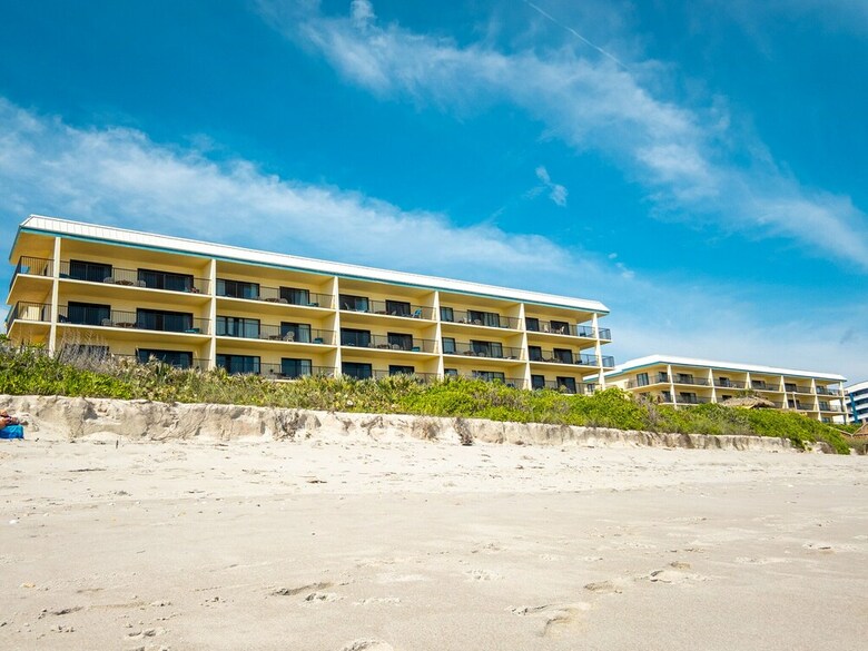 Las Olas Beach Club