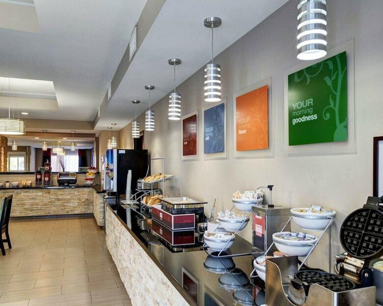 Hotel Comfort Suites