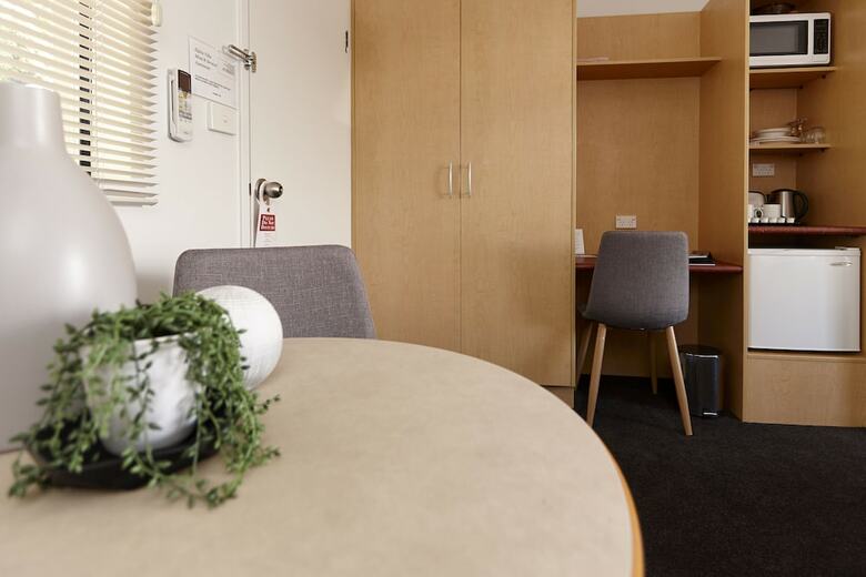 Elphin Motel & Serviced Apartments