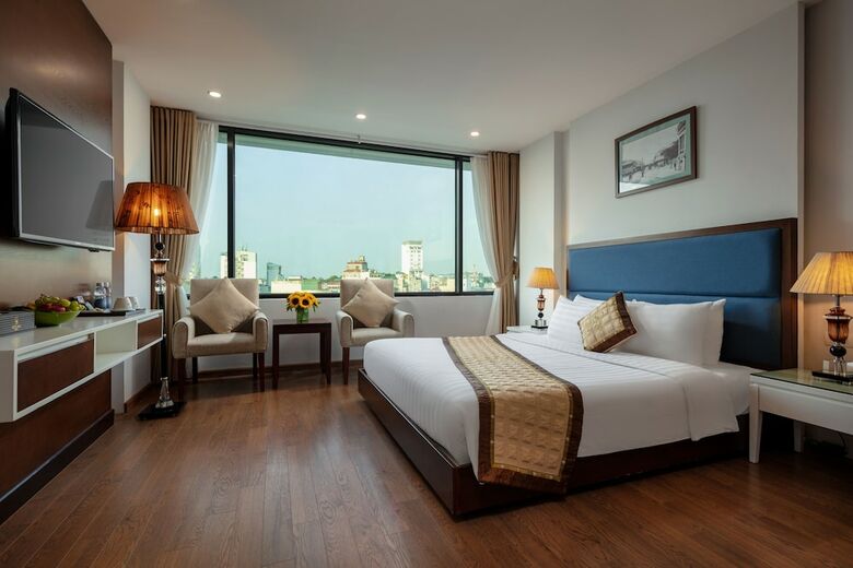 Skylark Hotel