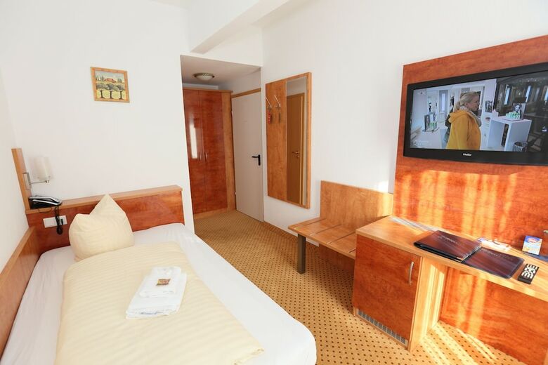 Caf� & Hotel Am Holzhafen