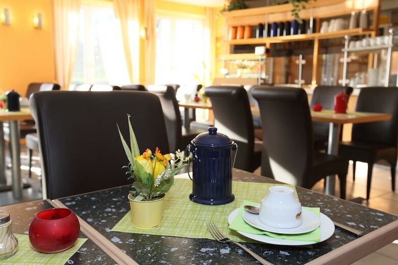 Caf� & Hotel Am Holzhafen