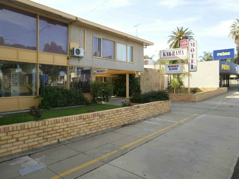 Kar Rama Motor Inn
