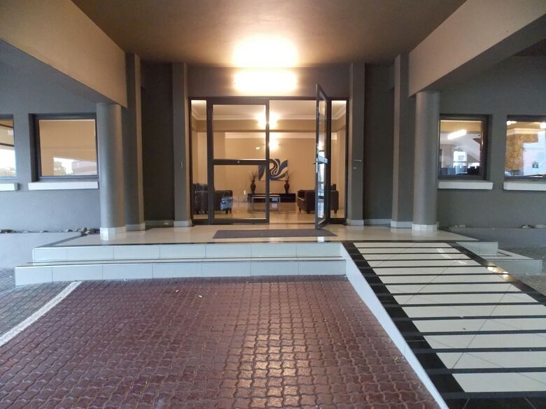 Sierra Square Hotel