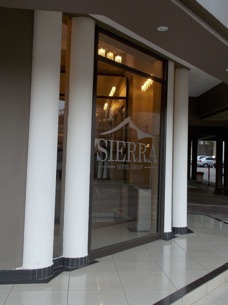 Sierra Square Hotel