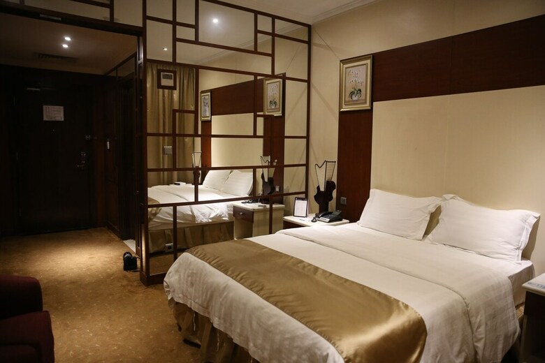 Madareem Crown Hotel