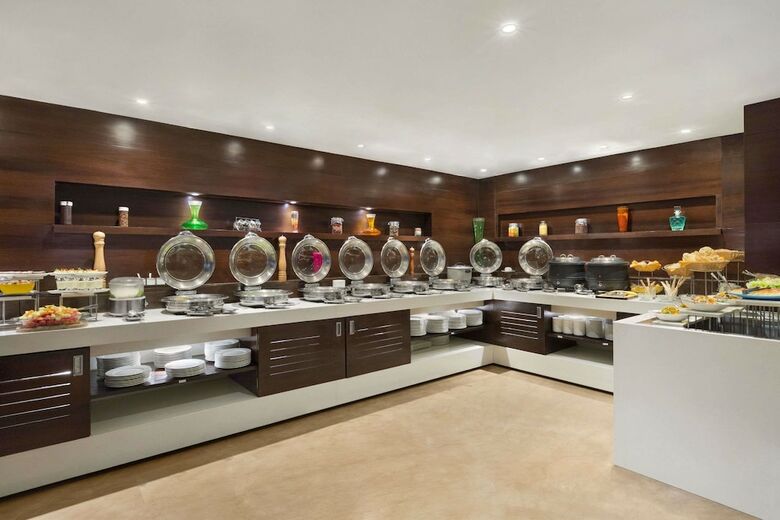 Hotel Ramada Encore By Wyndham Bangalore Domlur