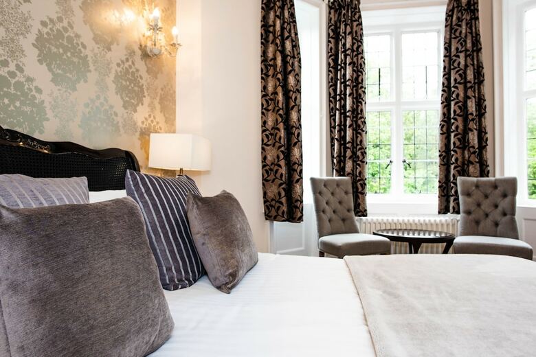 The Southcrest Manor Hotel