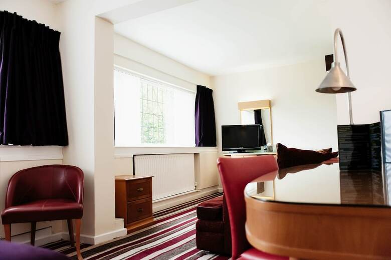 The Southcrest Manor Hotel