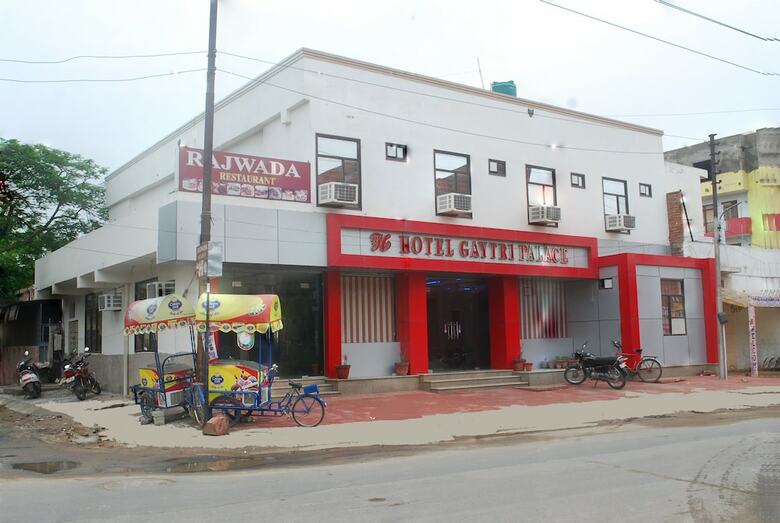 Hotel Gayatri Palace